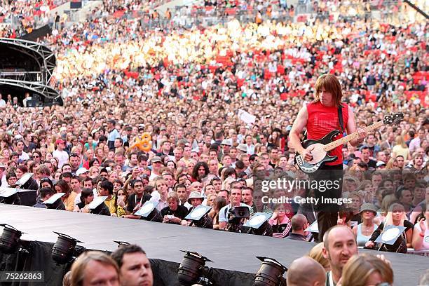 Christopher Guest of spoof heavy metal band Spinal Tap performs on stage during the Live Earth concert at Wembley Stadium on July 7, 2007 in London,...