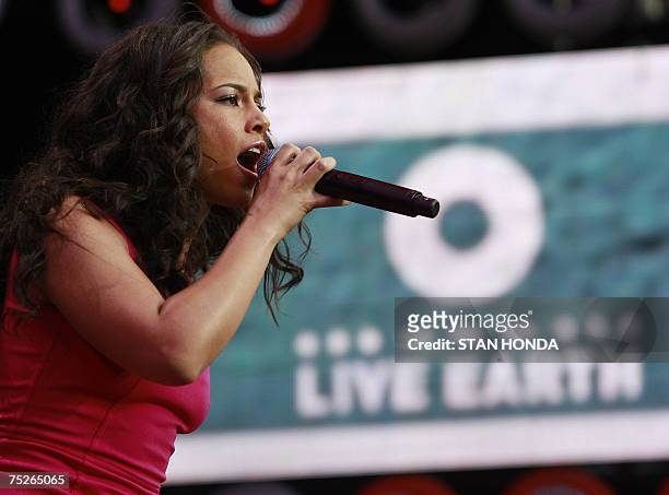 East Rutherford, UNITED STATES: US musician Alicia Keys performs during the Live Earth concert 07 July 2007 in Giants Stadium in East Rutherford, New...