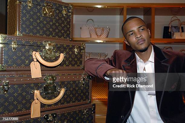955 Vuitton Atlanta Stock Photos, High-Res Pictures, and Images - Getty  Images