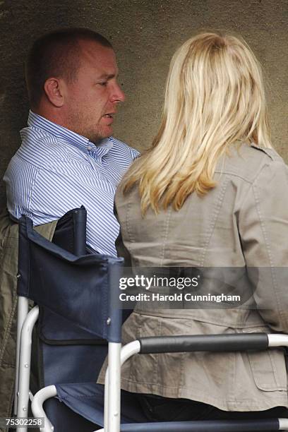 Gai Ritchie 18 Guy Ritchie On Location For Rocknrolla Stock Photos, High-Res ...