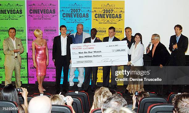 Andy Garcia, Ellen Barkin, Brad Pitt, Jerry Weintraub, Don Cheadle, Matt Damon, George Clooney, Robin Greenspun, Dennis Hopper and Trevor Groth