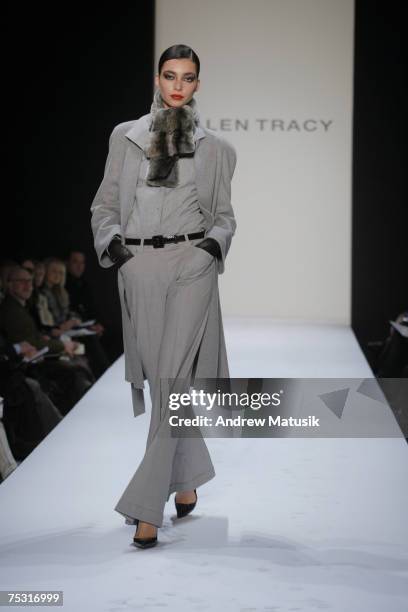 Model wearing Ellen Tracy Fall 2007