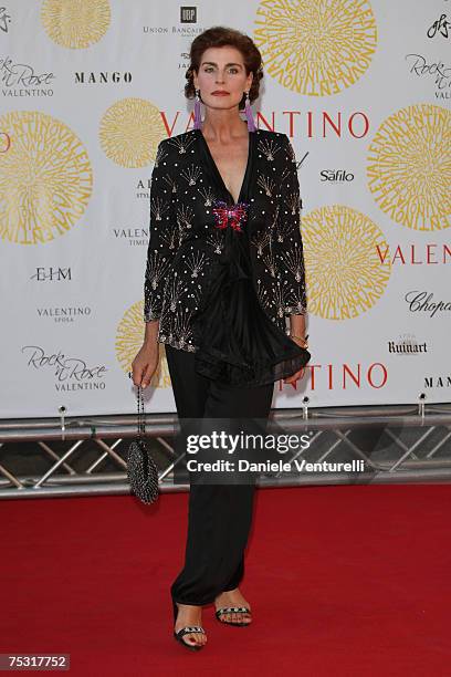 Antonia Dell'Atte arrives at the Ara Pacis for Valentino's Exhibition opening on July 6, 2007 in Rome, Italy.