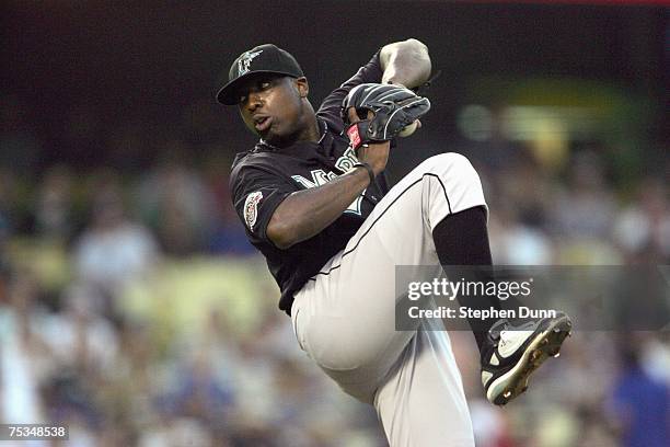 Pitcher Dontrelle Willis of the Florida Marlins throws a pitch against the Los Angeles Dodgers on July 6, 2007 at Dodger Stadium in Los Angeles,...