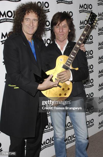 Brian May of Queen, winner MOJO Les Paul Award, with Jeff Beck