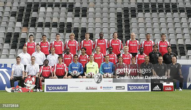 Backline from left: Dennis Kruppke, Karim Matmour, Kevin Schlitte, Otar Khizaneishvili, Heiko Butscher, Seyi Olajengbesi, Henrich Bencik, Ivica...