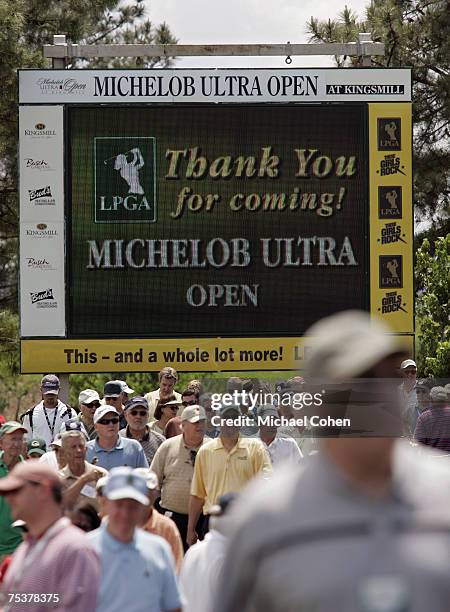 Atmosphere during the first round of the LPGA Michelob ULTRA Open at Kingsmill at Kingsmill Resort and Spa in Williamsburg, Virginia on May 10, 2007