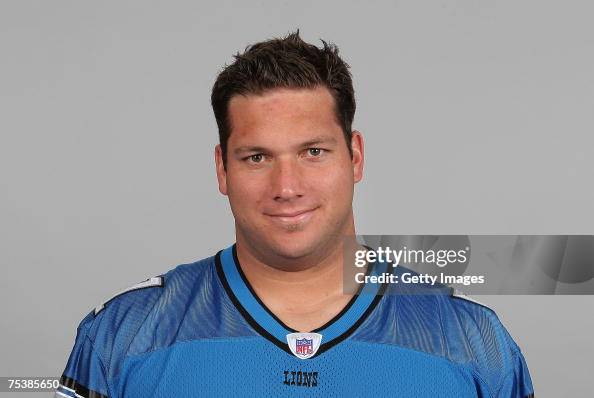Domenic Riola Dominic Raiola of the Detroit Lions poses for his 2007 NFL headshot ...