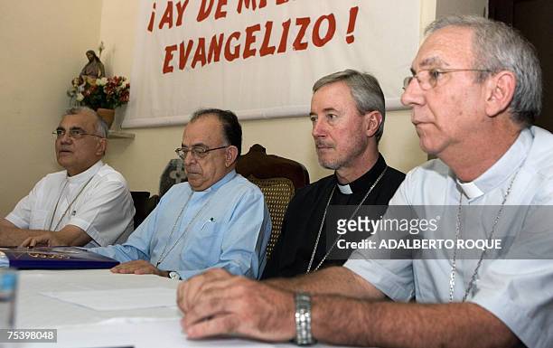 Los Obispos Monsenor Baltazar Porrs, de Venezuela, primer vicepresidente del Consejo Episcopal Latinoamericano ; Monsenor Raymundo Damasceno Assis,...