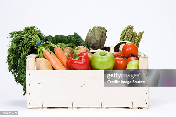 organic vegetables - fruit box stockfoto's en -beelden