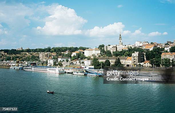 belgrade and danube river - belgrade serbie photos et images de collection