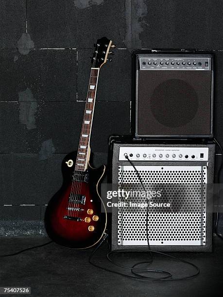 electric guitar and amplifier - amplifier stock pictures, royalty-free photos & images