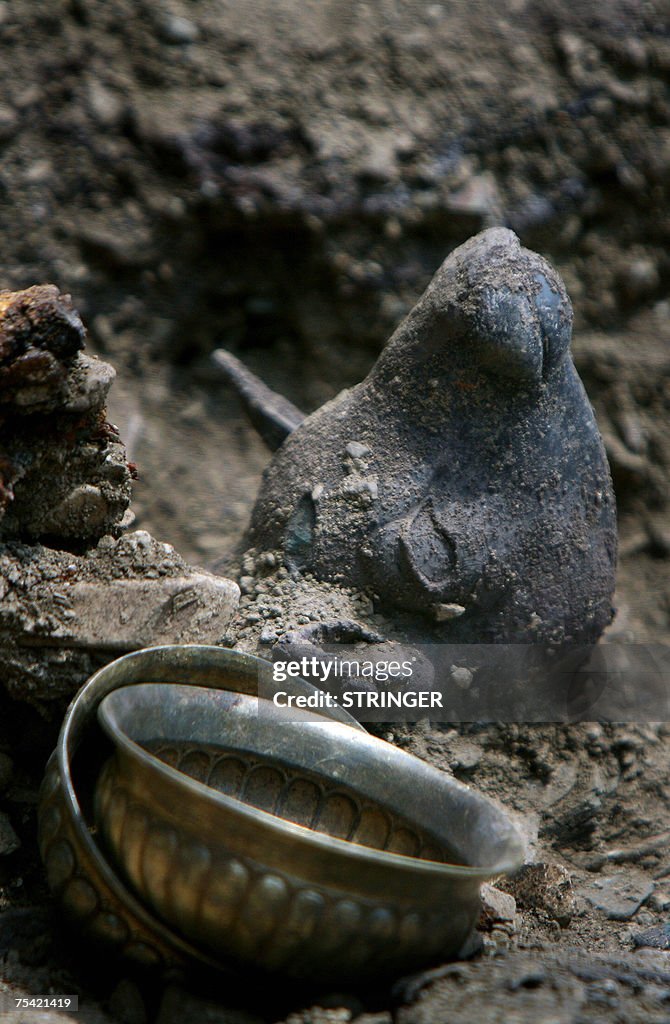 Ancient Thracian golden dishes and a sil...