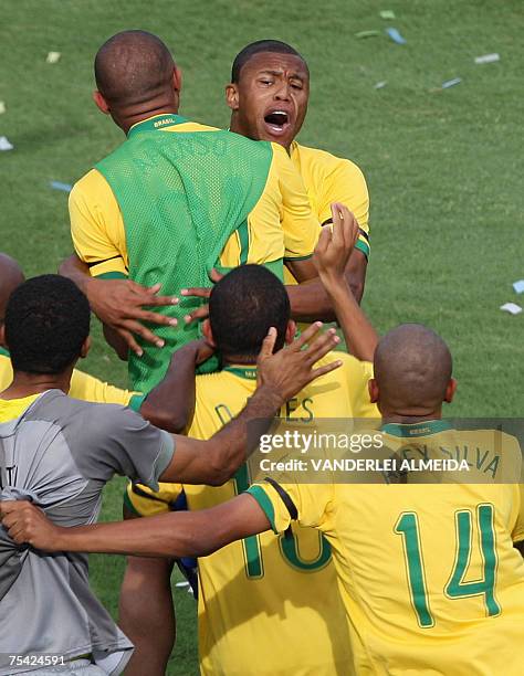 Brazil's Julio Baptista celebrates his goal against Argentina during their Copa America Venezuela-2007 final match, 15 July 2007 at the Pachencho...