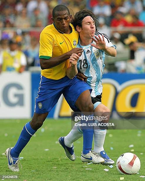 Messi In 2007 305 2007 Copa America Final Brazil V Argentina Stock Photos, High-Res ...