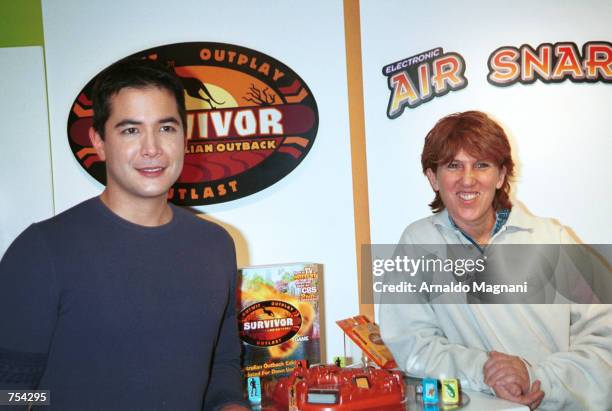 "Survivors" Kel Gleason and Debb Eaton, the first contestants to be voted off the "Survivor Australian Outback" TV show, introduce a home version of...