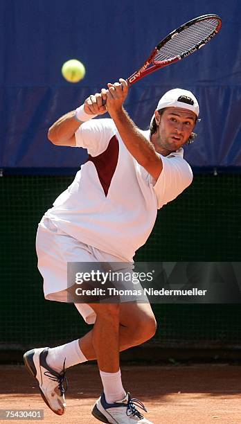 Boris Pashanski of Serbia returns a shot to Guillermo Garcia-Lopez of Spain during the MercedesCup at TC Weissenhof on July 16, 2007 in Stuttgart,...