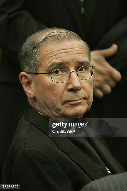 Los Angeles, UNITED STATES: Los Angeles Cardinal Roger Mahoney sits 16 July 2007 during the settlement conference at the Los Angeles County court in...