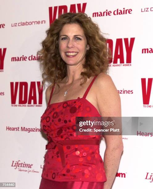 Actress Rita Wilson, the wife of Tom Hanks, poses for photographers February 10, 2001 at the Hammerstein Ballroom in New York City after the "V-Day...