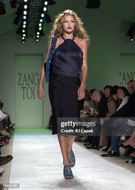 Model wearing Zang Toi Spring 2004