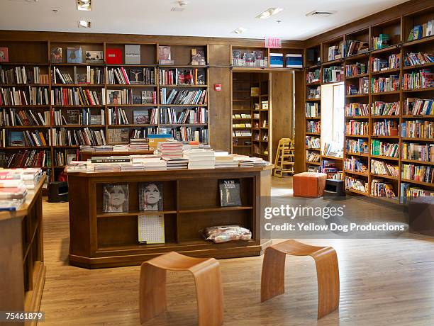 interior of bookstore - bookshelf foto e immagini stock