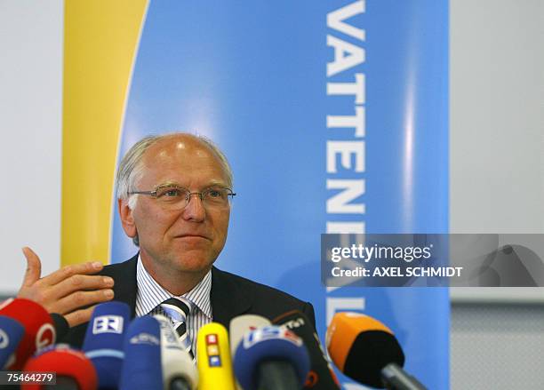 Lars Goeran Josefsson, CEO of Swedish energy supplier Vattenfall, gives a press conference 18 July 2007 in Berlin to announce that Vattenfall Europe...