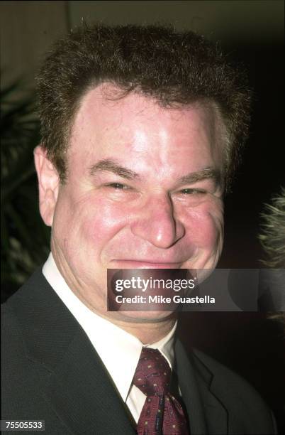 Robert Wuhl at the The Beverly Hilton Hotel in Beverly Hills, California