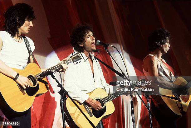 Ron Wood, Bob Dylan and Keith Richards at the JFK Stadium in Philadelphia, Pennsylvania