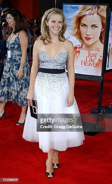 Reese Witherspoon at the Grauman's Chinese Theatre in Hollywood, California