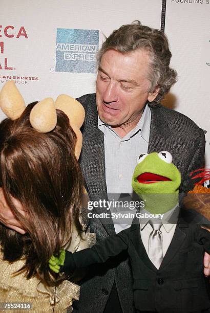 Miss Piggy, Robert De Niro, Kermit the Frog at the Robert De Niro joined the Muppets at the premiere of "The Muppets' Wizard of Oz" at the Tribeca...