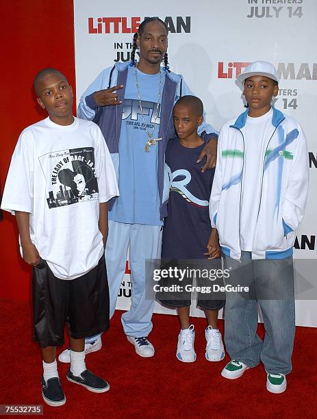 Snoop Dogg and Children at the Mann National Theatre in Westwood, California