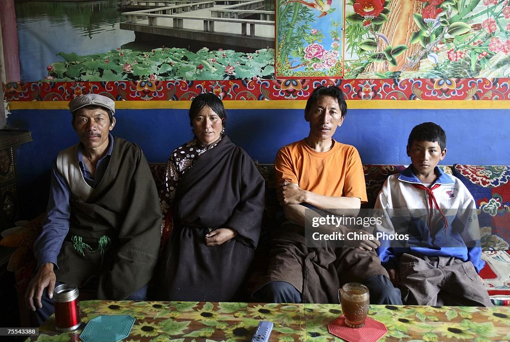 Fraternal Polyandry Family In Qinghai's Burong Village