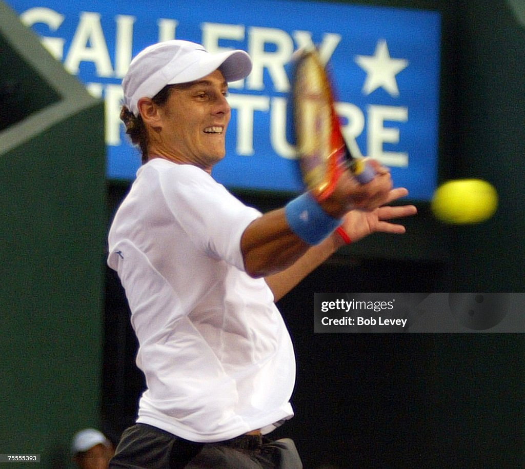 ATP- Tennis Masters Cup - Roger Federer vs Gaston Gaudio - November 15, 2004