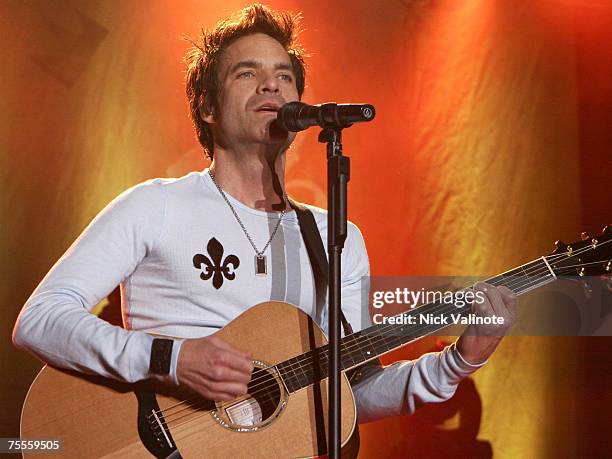 Pat Monahan Of Train Photos and Premium High Res Pictures - Getty Images