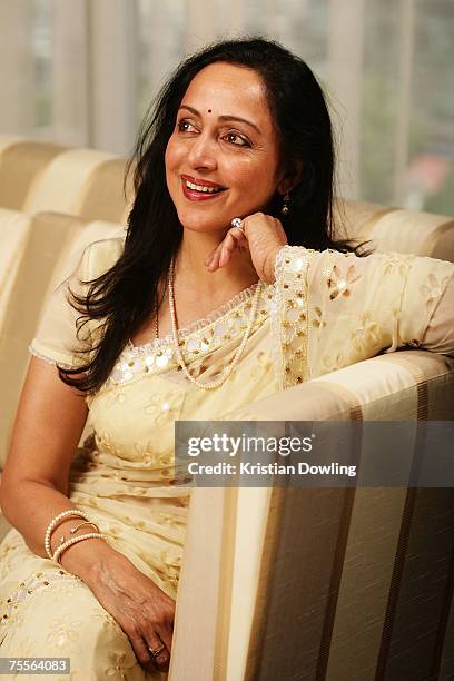 Hema Actress 60 Photos - Moonagedaydream.film