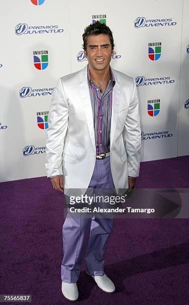 Alejandro Fernandez arrives at the Bank United Center for the Premios Juventud Awards on July 19, 2007 in Coral Gables, Florida.