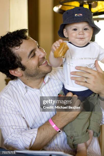 Fred Savage and son