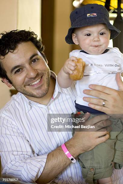 Fred Savage and son