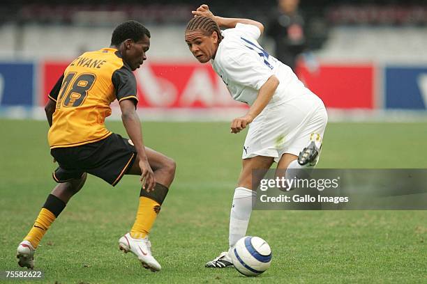 Arthur Zwane of Kaiser and Philip Ifil of Tottenham in action during the 2007 Vodacom Challenge match between Kaizer Chiefs and Tottenham Hotspur...