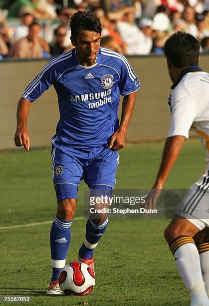 Paulo Ferreira of Chelsea FC controls the ball against the Los Angeles Galaxy during the first half of the World Series of Football match at the Home...