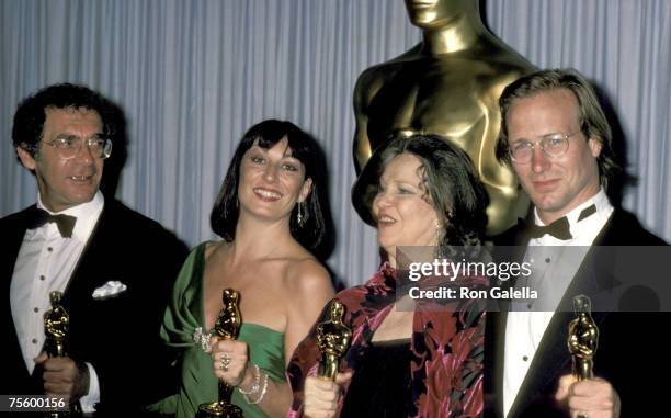 Sydney Pollack, Anjelica Huston, Geraldine Page, and William Hurt