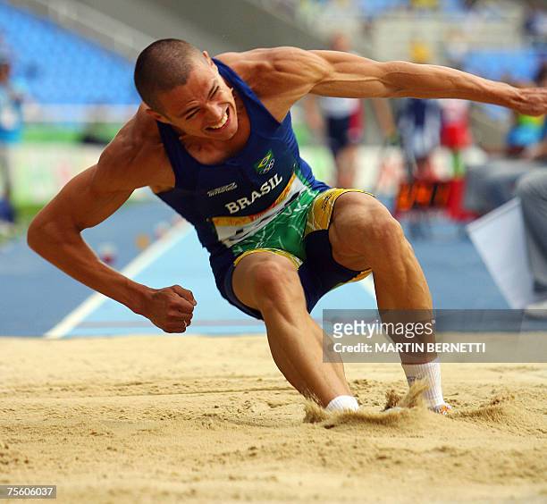 Rio de Janeiro, BRAZIL: Brazilian Carlos Chinin competes in long jump Men's Decathlon 23 July 2007 during the Rio 2007 Pan American Games in Rio de...
