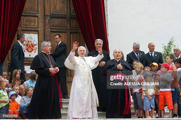 Pope Benedict XVI visits the Church of Santa Giustina Martire in Auronzo during his holidays in Lorenzago di Cadore, northern Italy, 24 July 2007....