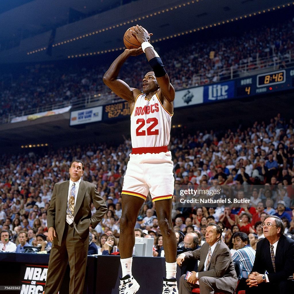 1995 Rockets Final Clyde Drexler of the Houston Rockets attempts a shot against the ...