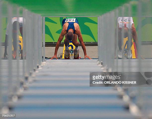 Brazil runner Carlos Chinin gets ready for the 110m Hurdles semifinal during the XV Pan American Games Rio 2007 24 July, 2007 in Rio de Janeiro,...