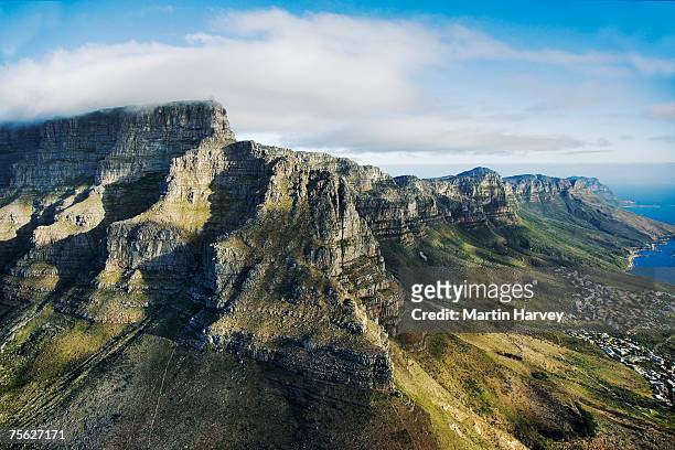 south africa, cape town, aerial view of table mountain - cape town photos et images de collection