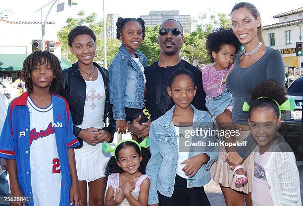 Eddie Murphy, wife Nicole and family