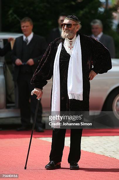 Singer Ivan Rebroff arrives for the premiere of the Richard Wagner festival on July 25, 2007 in Bayreuth, Germany.