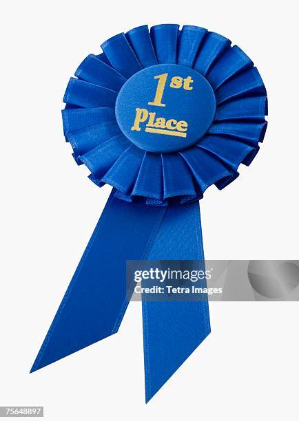 close up of first place ribbon - number 1 photos et images de collection