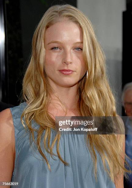 Actress Rachel Nichols arrives at the U.S. Premiere of "The Bourne Ultimatum" at the ArcLight Hollywood Theaters on July 25, 2007 in Hollywood,...